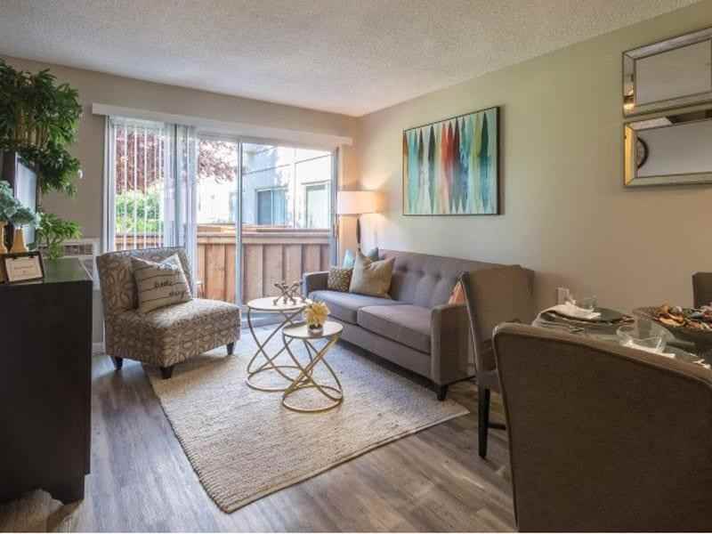 2055 Range Ave - Photo 2 of 20