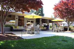 featured image of 2055 Range Ave