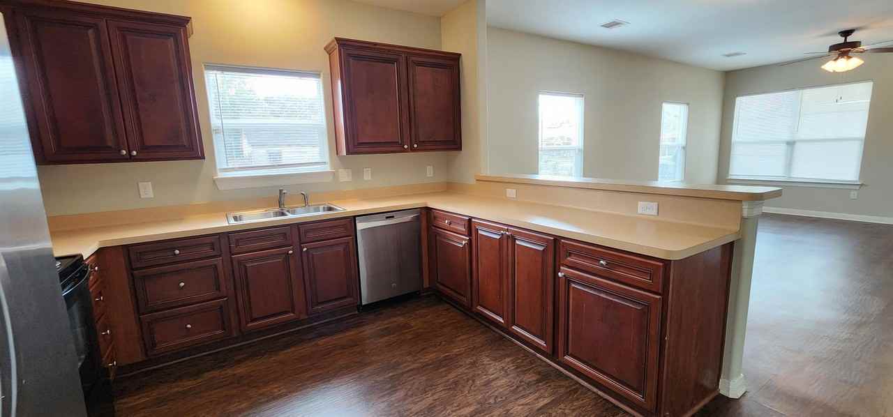 20 Louisiana St #SF - Photo 6 of 11