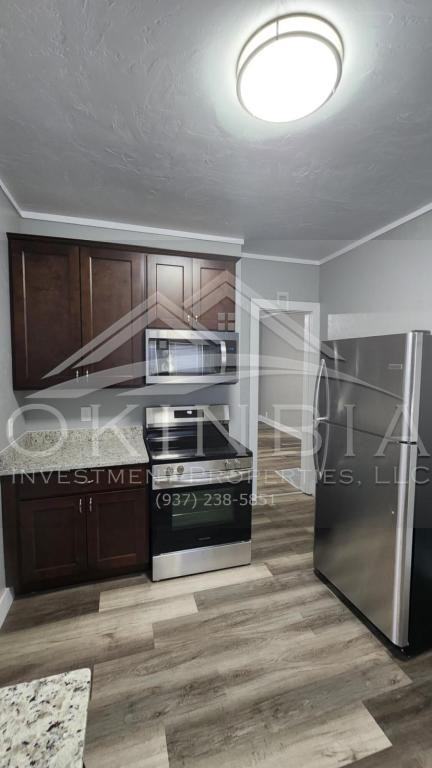 750 Superior Ave - Photo 2 of 24