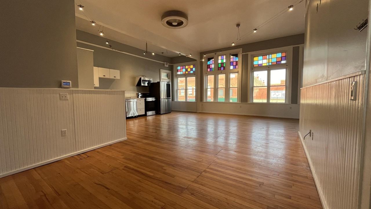 111 W Harrison Ave #1 - Photo 3 of 10