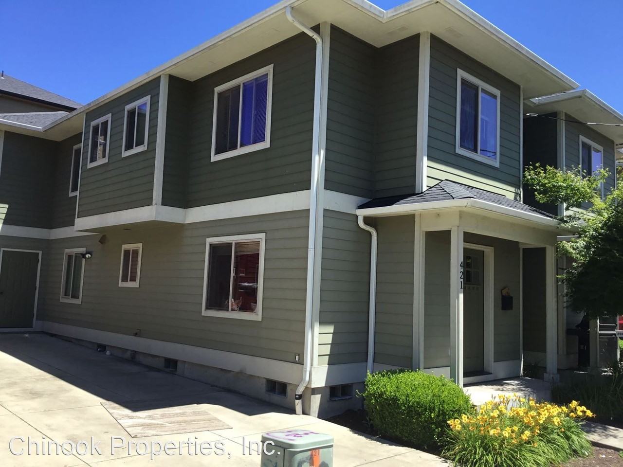 16th St Duplex near campus Apartments 421 E 16th Ave, Eugene, OR