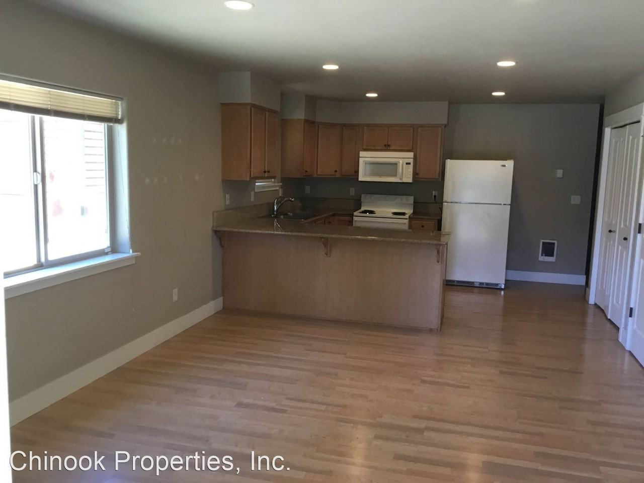 16th St Duplex near campus Apartments 421 E 16th Ave, Eugene, OR