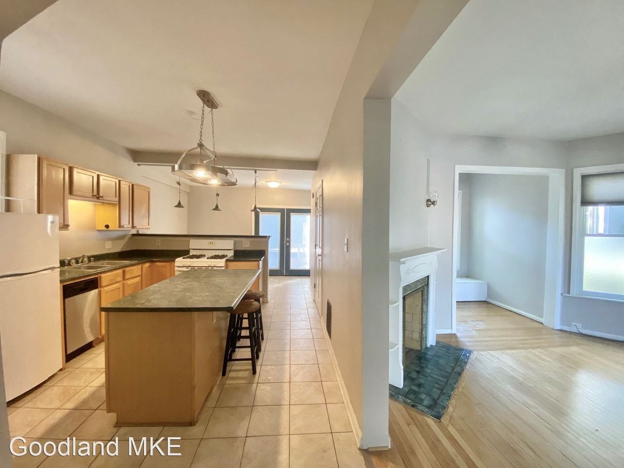 1934 N Oakland Ave Apartments in Lower East Side, Milwaukee, WI 53202