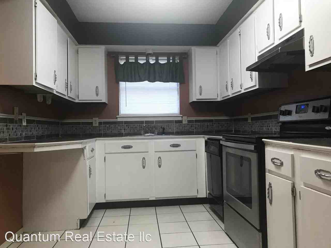 1410 15th Ter - Photo 3 of 8