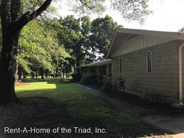 405 Brightwood Church Rd - Photo 2 of 22
