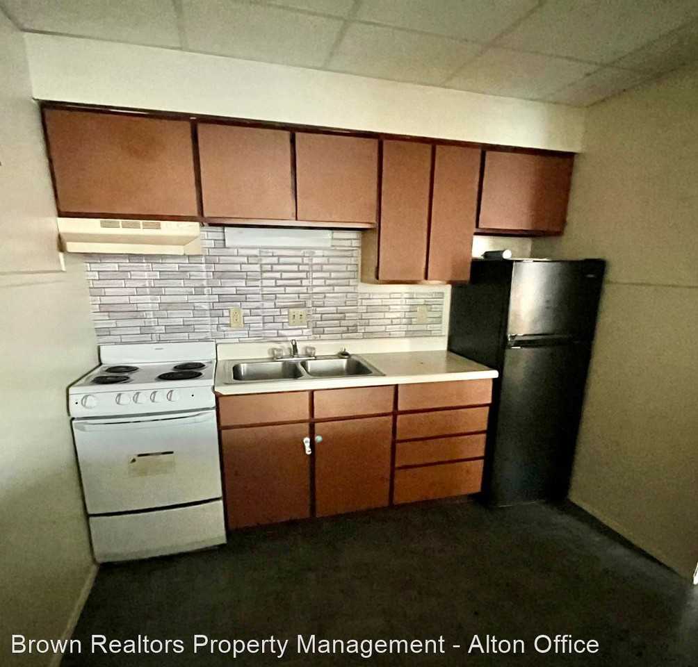 513 Kansas - Photo 3 of 5