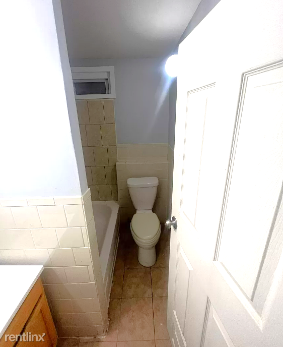 803 Stuyvesant Ave - Photo 3 of 11