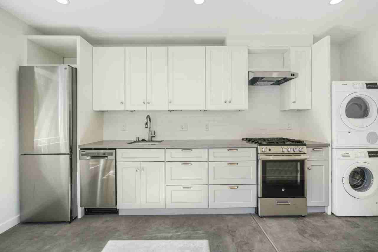 1351 Berkeley Way - Photo 6 of 17