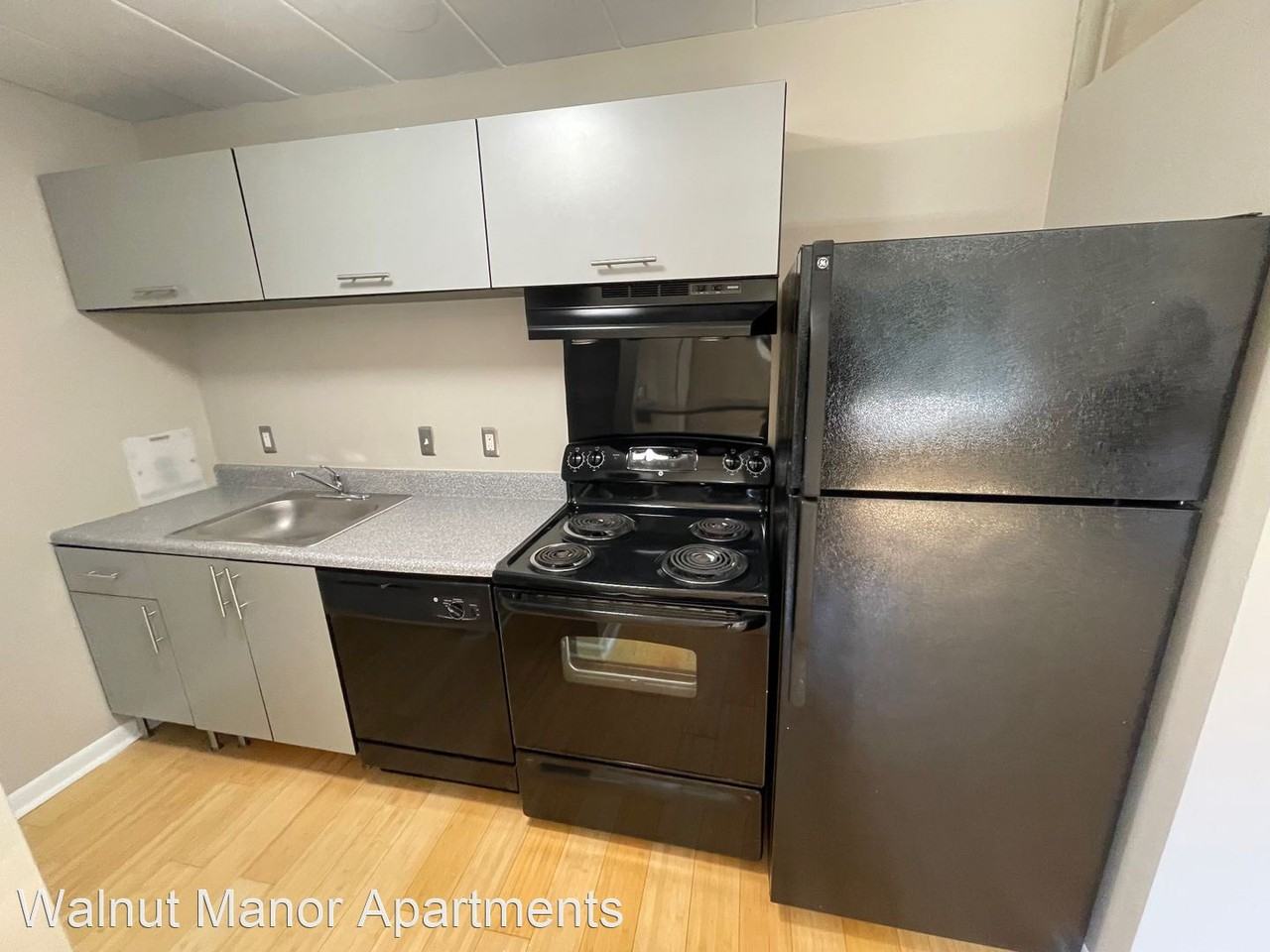 Walnut Manor Apartments - Photo 3 of 23