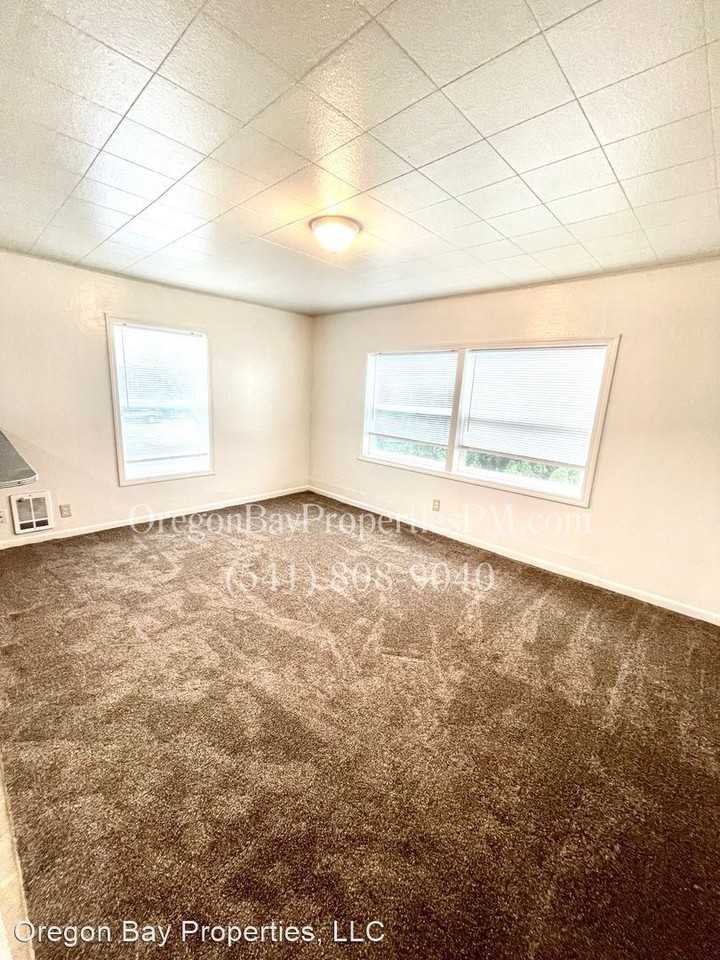 426 4th St - Photo 2 of 13