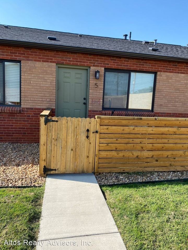 2725 N Monroe St - Photo 3 of 20