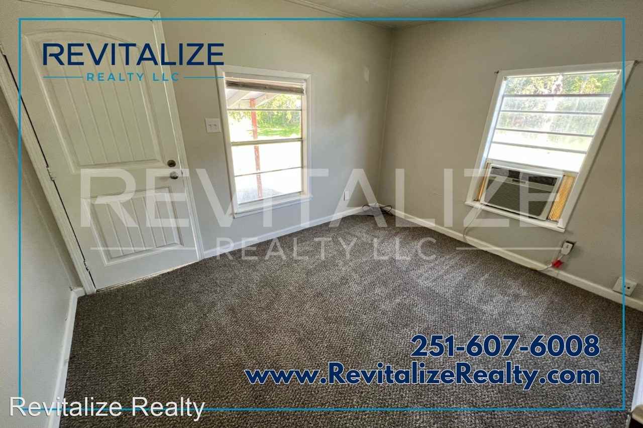 4512 Peach St - Photo 3 of 8