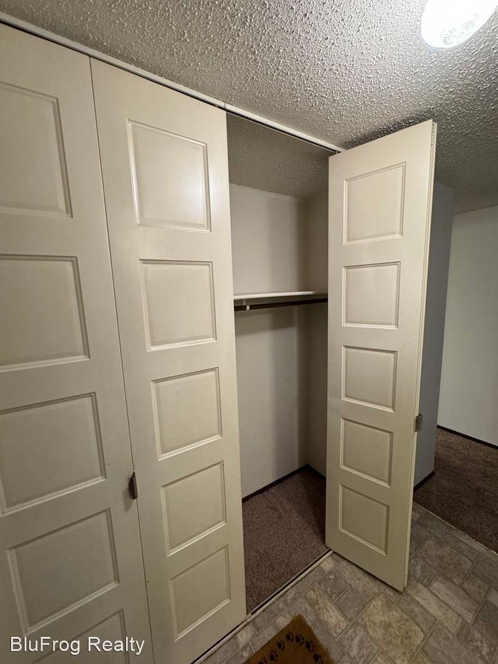 1507 11th Ave NE - Photo 2 of 9