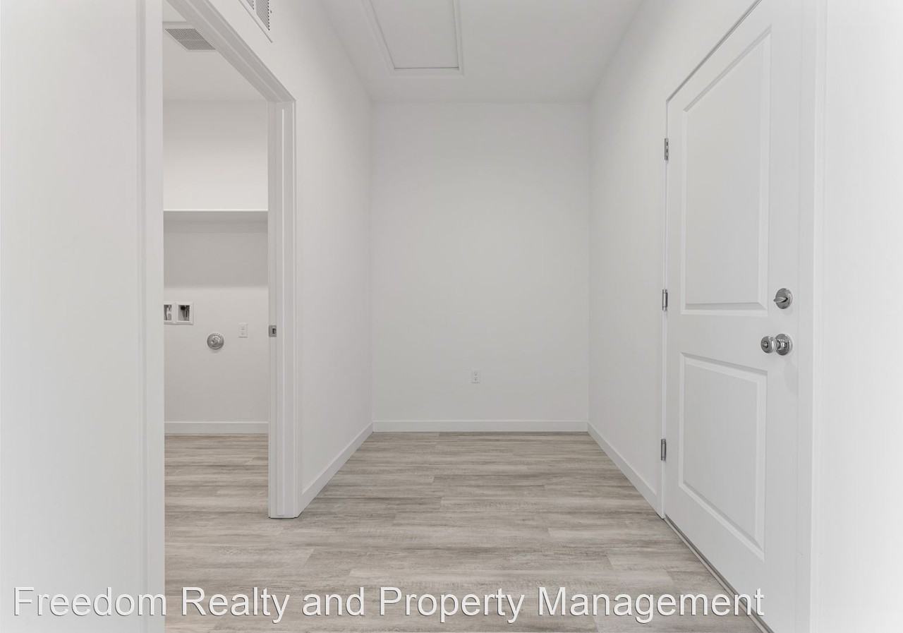 10215 Huslia River Ave - Photo 3 of 25