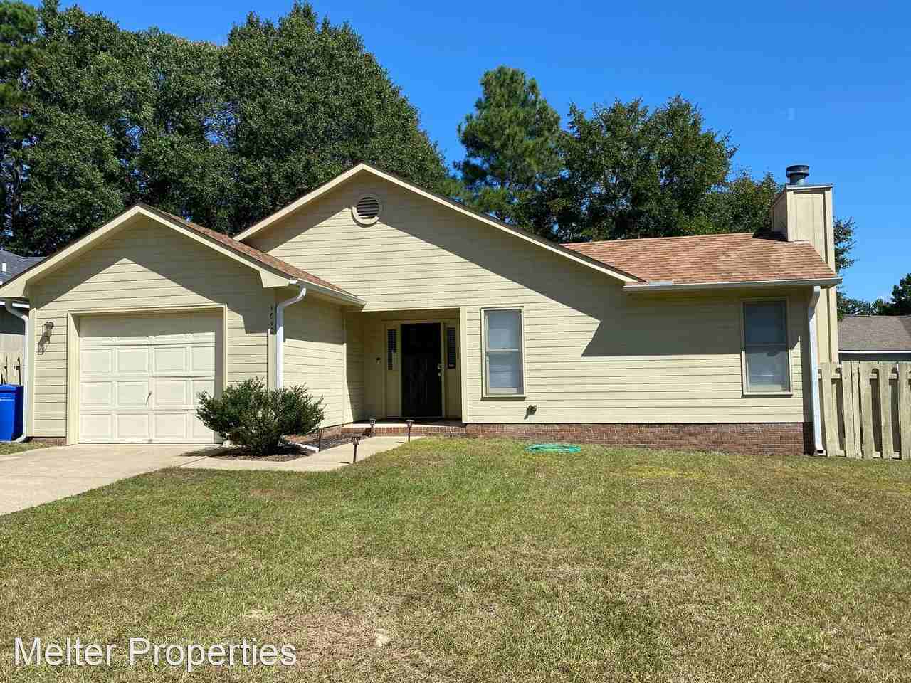 1640 Veanna Dr, Fayetteville, NC 28301 3 Bedroom House for 1,400/month