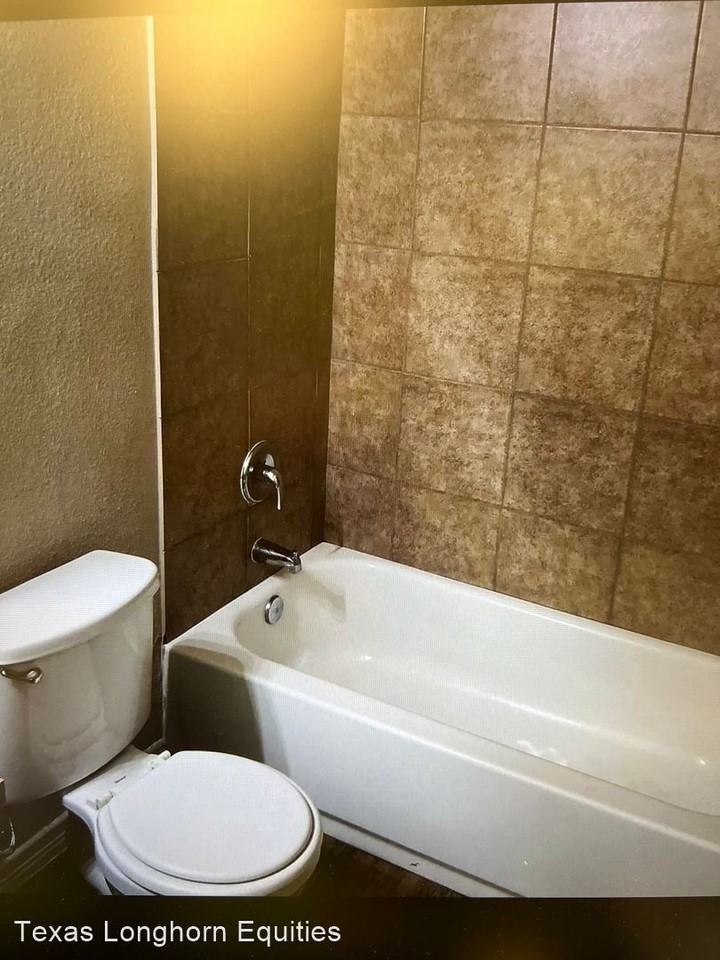 1050-1052 New Castle Dr. - Photo 2 of 6