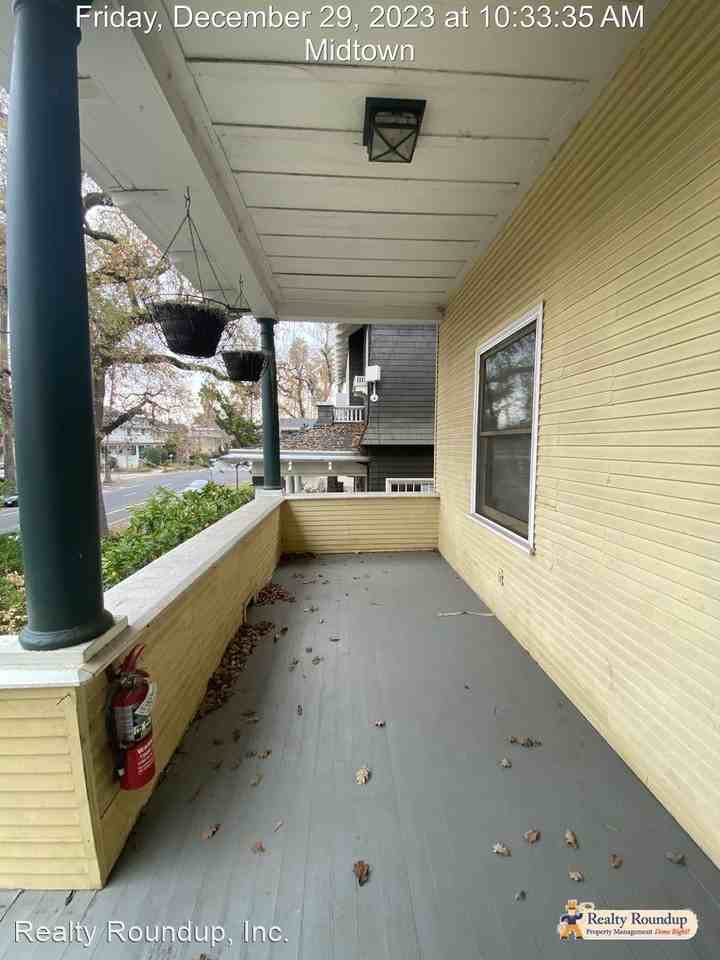 2616 P St - Photo 3 of 41