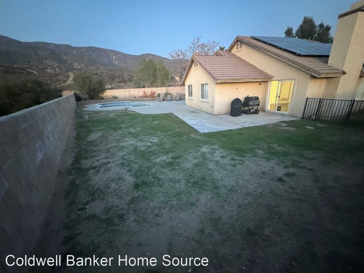 5594 Cedar Dr - Photo 3 of 25