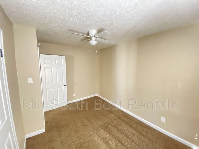 2320 Twain Ave - Photo 4 of 8