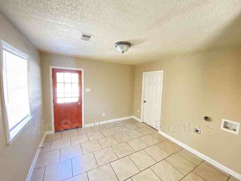 2320 Twain Ave - Photo 6 of 8