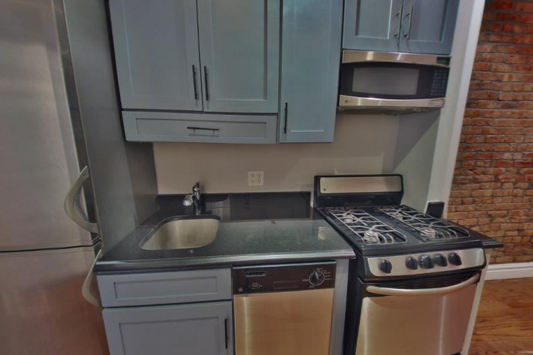 E 13th St #3D - Photo 2 of 3