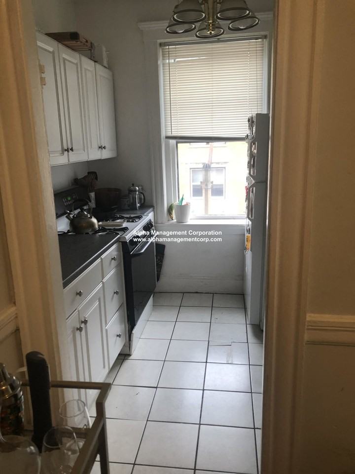 13 Lothian Rd #7 - Photo 4 of 8