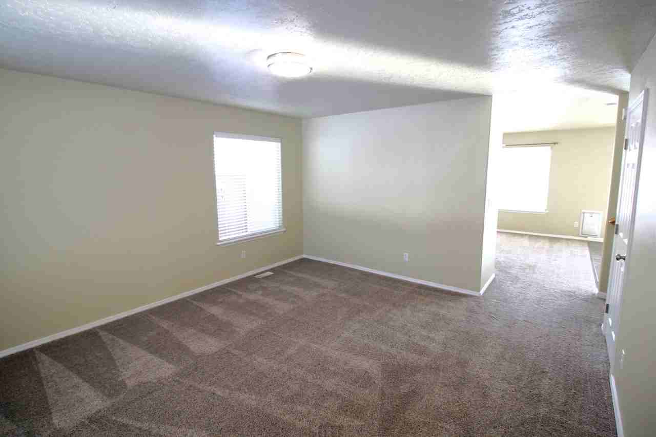 639 E Willowbrook Dr - Photo 2 of 23