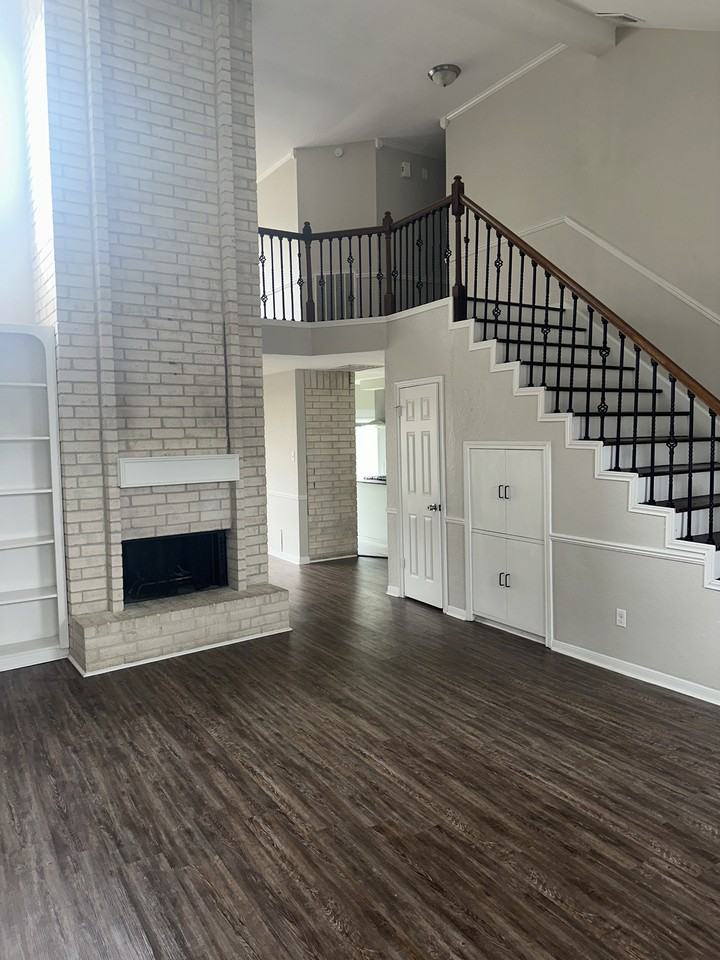 19522 Lake Hollow Ln - Photo 2 of 11