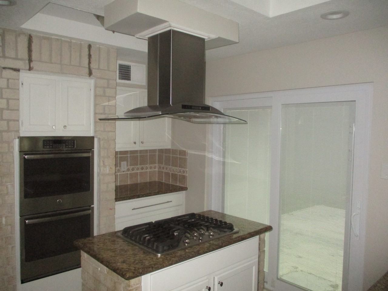 19522 Lake Hollow Ln - Photo 3 of 11