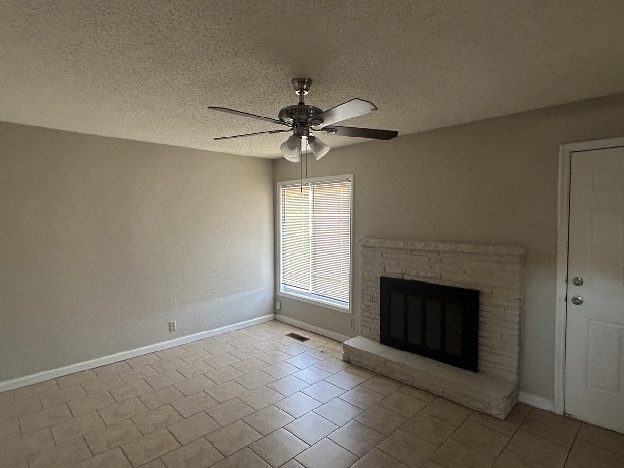 4819 E 37th St - Photo 2 of 9