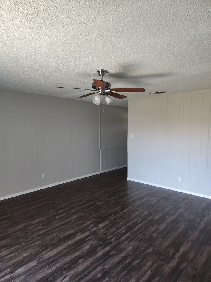 3232 Centennial Rd - Photo 2 of 11