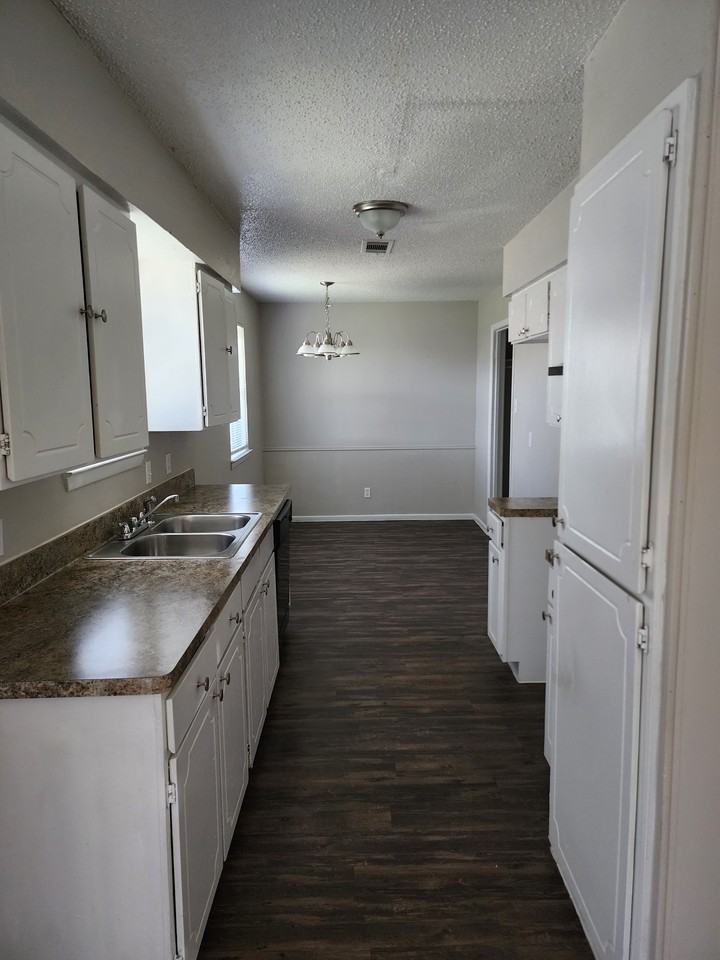 3232 Centennial Rd - Photo 3 of 11