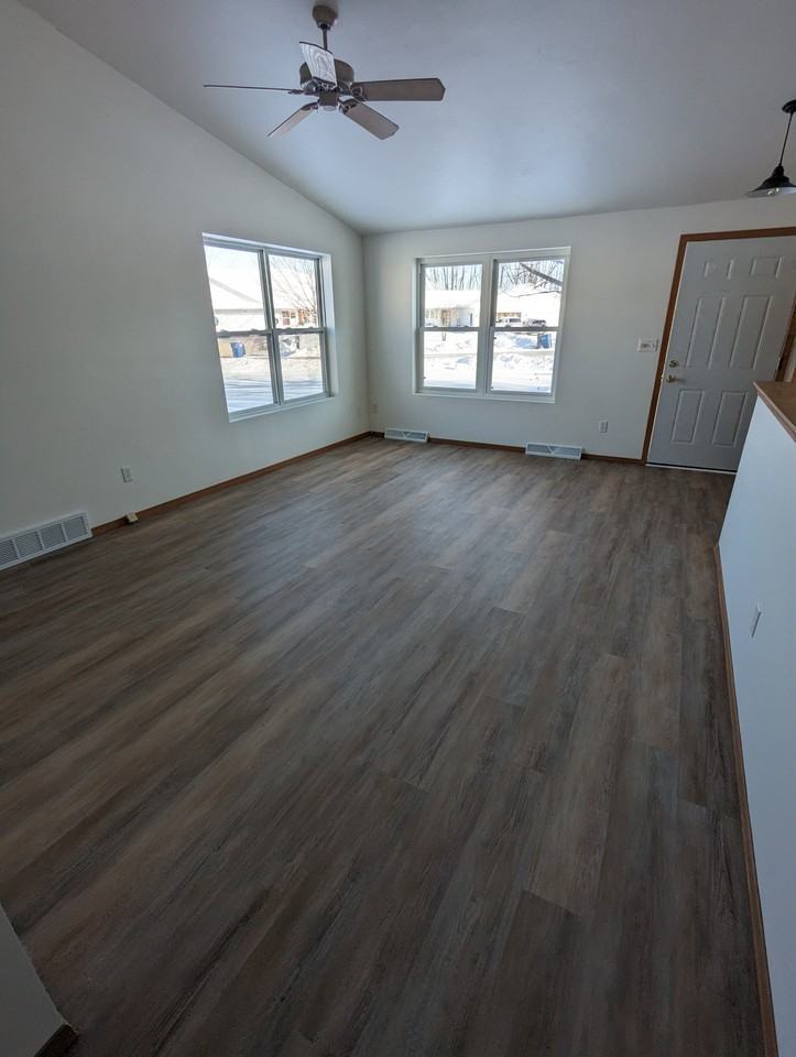 2949 Popplewood Ct - Photo 3 of 31