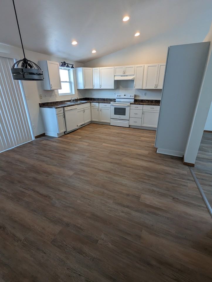 2949 Popplewood Ct - Photo 5 of 31