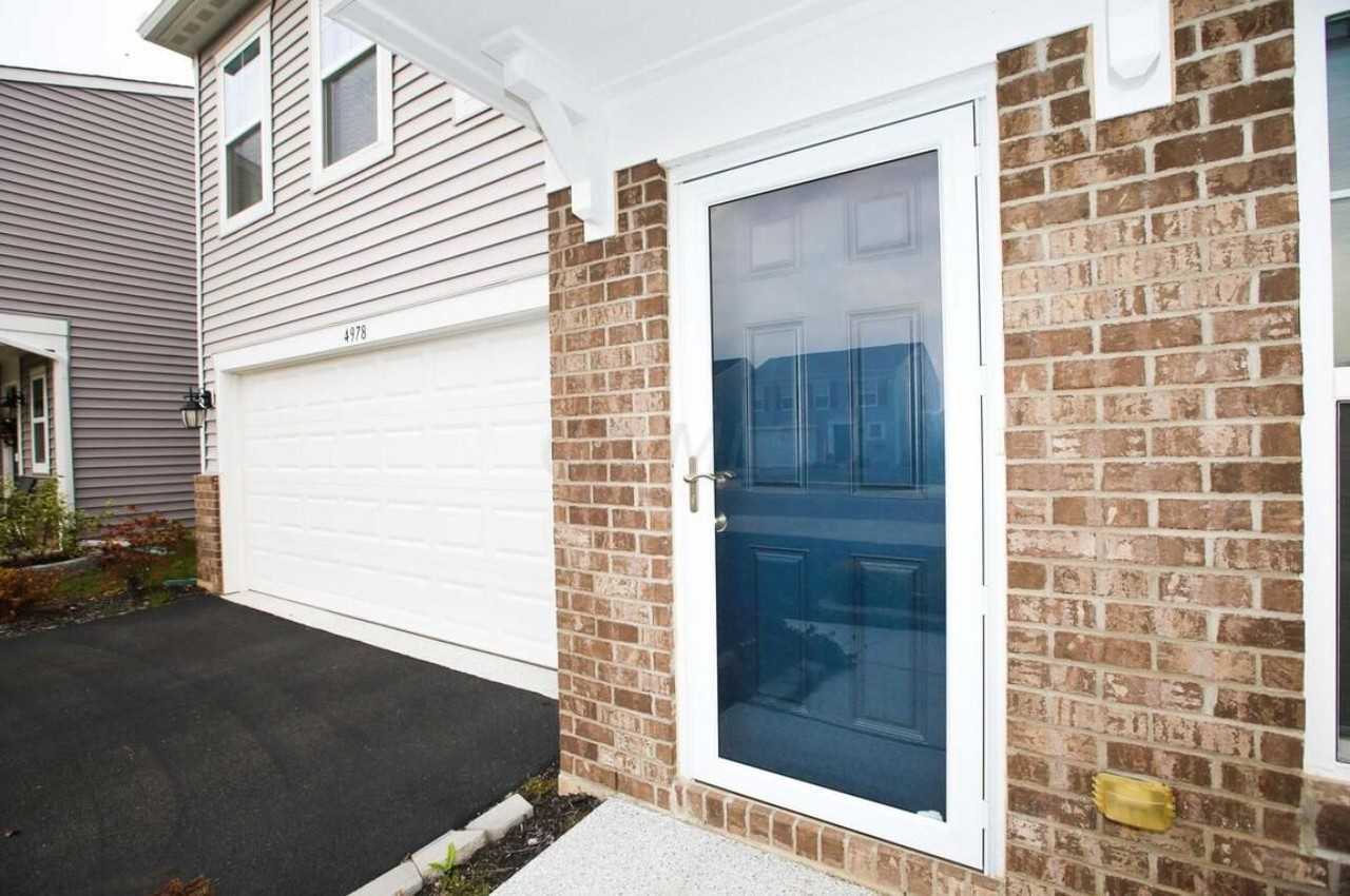 4978 Crestbrook Dr #1 - Photo 4 of 36