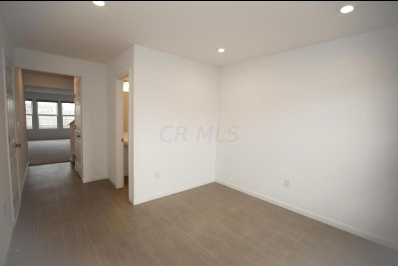 4978 Crestbrook Dr #1 - Photo 7 of 36