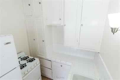 21 Westminster Avenue - Photo 5 of 34