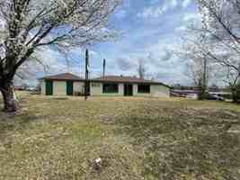 featured image of 109 W University Pkwy