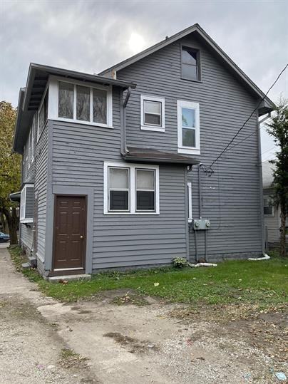 349 W Grand Ave Beloit - Photo 2 of 10