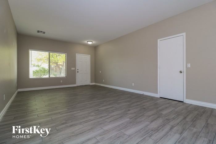 25840 W Globe Ave - Photo 2 of 15