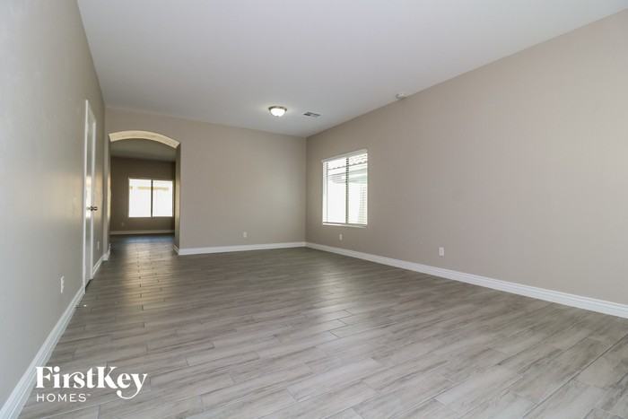 25840 W Globe Ave - Photo 3 of 15