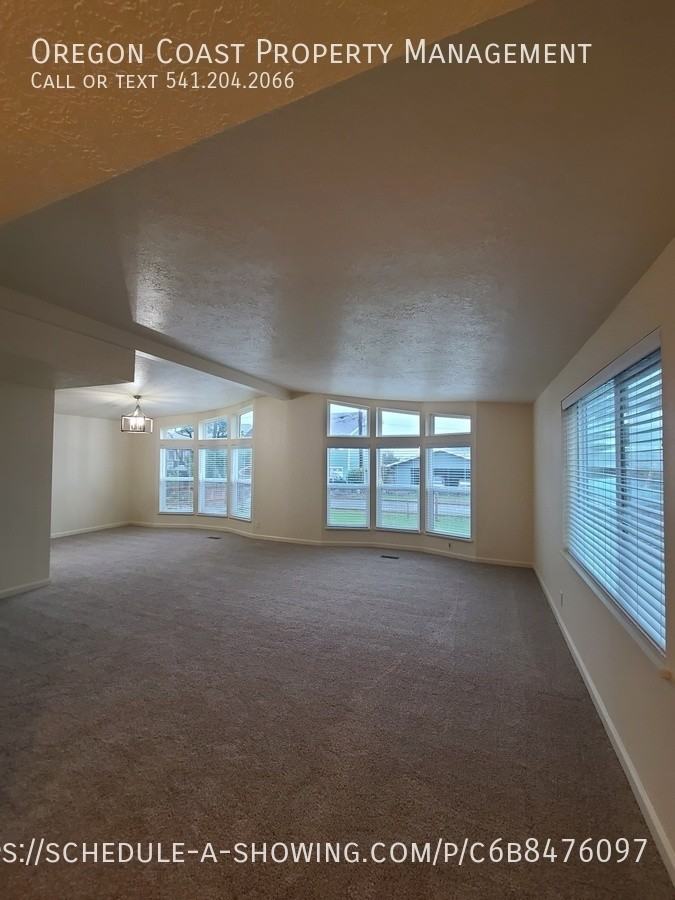 7020 Glen Ave - Photo 3 of 28