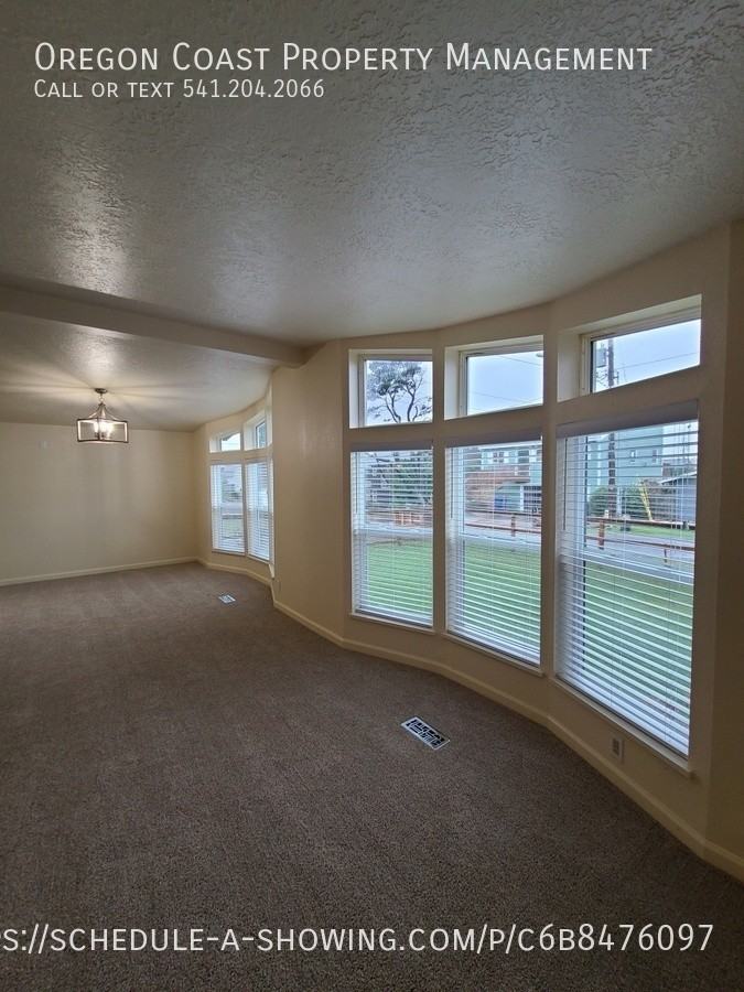 7020 Glen Ave - Photo 5 of 28