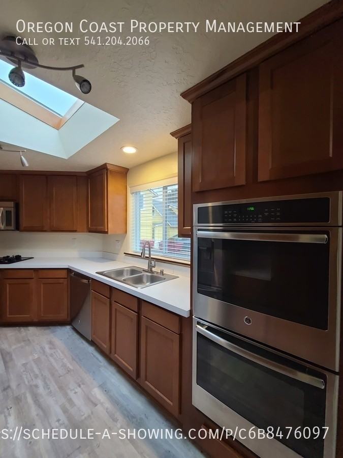 7020 Glen Ave - Photo 7 of 28