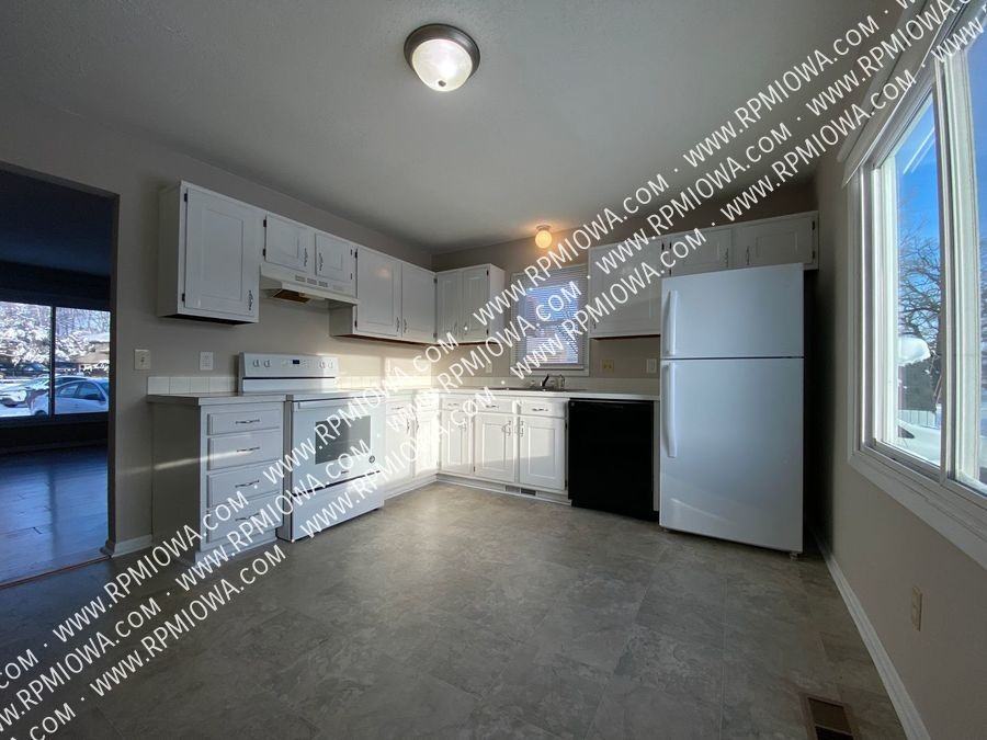 3439 Se 20th St - Photo 2 of 11