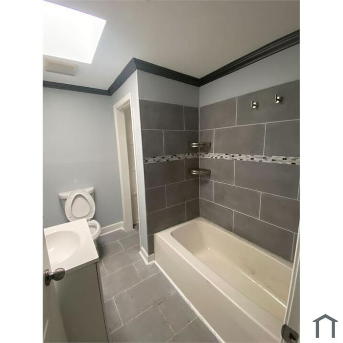 2241 Cedley St - Photo 4 of 20