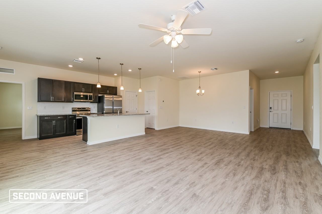 1015 Ne 34th St - Photo 5 of 19