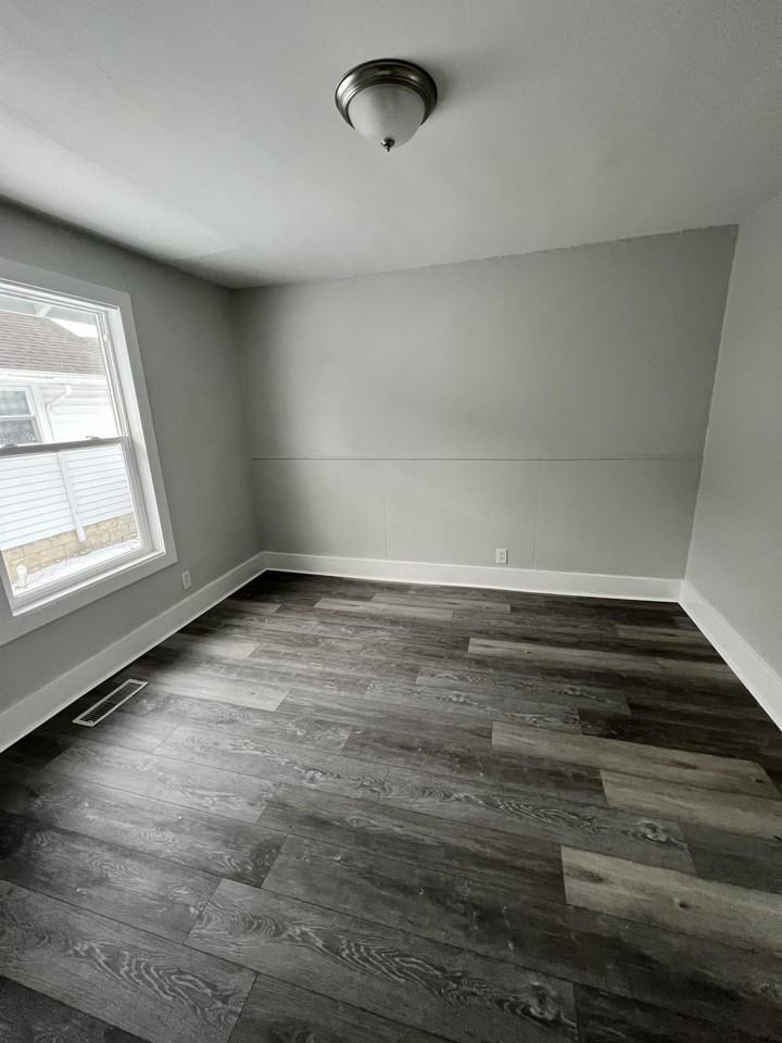 1201 S Delphos St #1 - Photo 4 of 8