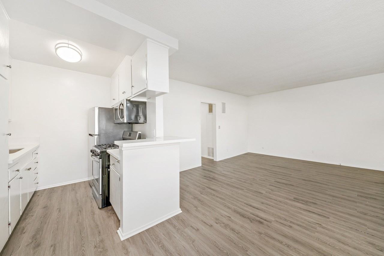 Harbor Isle - Photo 2 of 72